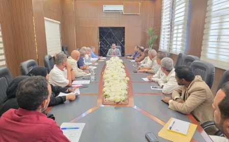 وزير الخدمة المدنية يشدد على تسهيل الإجراءات الإدارية وإنجاز المعاملات