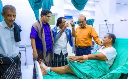 هرهرة يتفقد جرحى ومصابي تظاهرة معاشيق ويؤكد على حق التظاهر السلمي ويستنكر قمع المتظاهرين