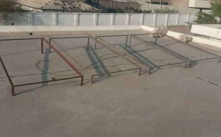 وسط حاله من الاستياء..سرقة ألواح الطاقة الشمسية الخاصة بمركز الصم والبكم بالعاصمة عدن