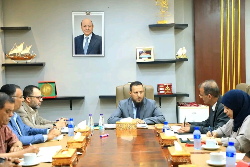 محافظ عدن يؤكد أهمية تفعيل العمل المدني لخدمة المجتمع المحلي