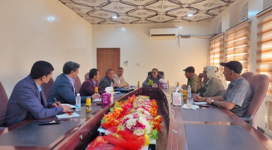 هشلة يترأس اجتماعًا موسعًا لمناقشة مستوى توريد الإيرادات للبنك المركزي