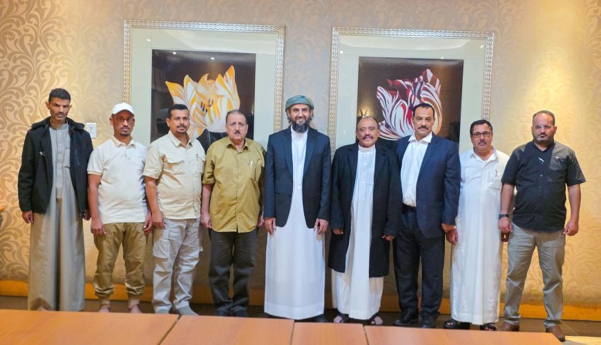 المحرّمي يرأس اجتماعاً عسكرياً ويشدد على مضاعفة الجهود لحماية المكتسبات وترسيخ الاستقرار