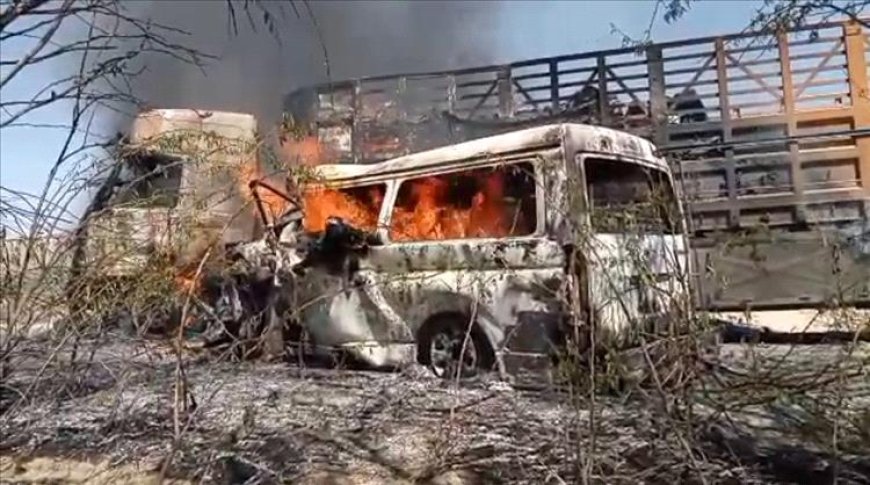 مصرع 16 شخصًا في حادث مروري مروع بالمحفد إثر تصادم قاطرة بباص واحتراقه بالكامل