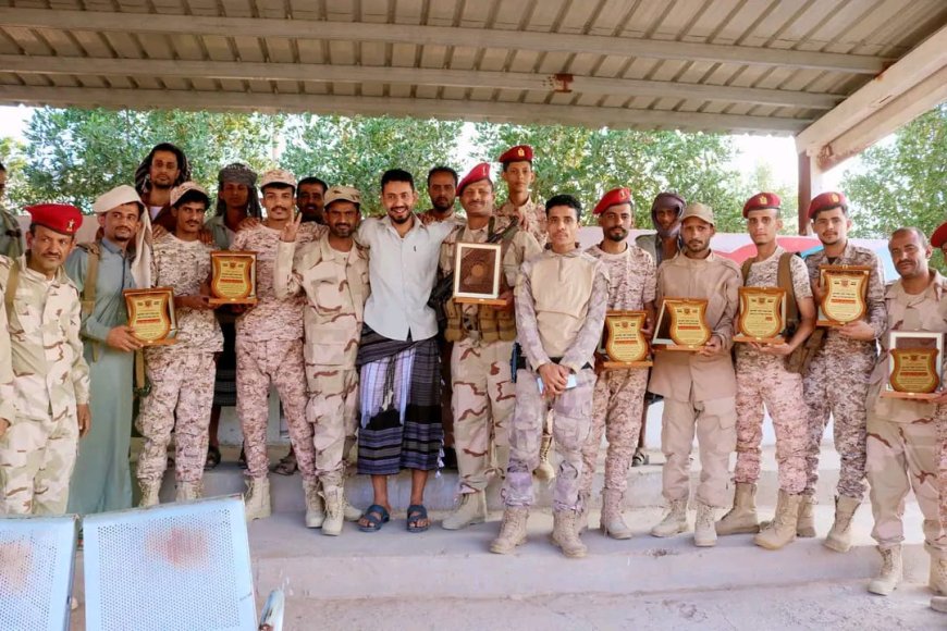 قيادة اللواء الخامس دعم وإسناد تكرّم أبطال موقع الخشعة بحضرموت
