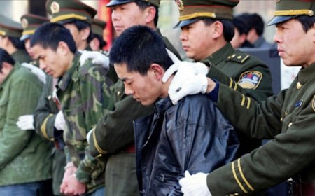 إفطار تحت تهديد السلاح: مآدب" الولاء" القسرية التي تقيمها الصين لكسر صيام مُسلمي الإيغور