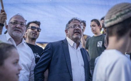 إصابة 88 إسرائيلياً إثر سقوط صاروخ  وبن غفير يتفقد الموقع