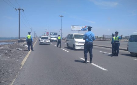 شرطة السير بعدن تنفذ حملة لضبط السيارات المخالفة