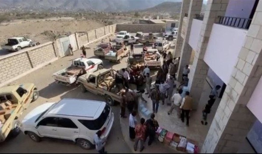 مديرية جحاف تسيّر قافلة غذائية دعماً للمقاتلين في جبهات الضالع