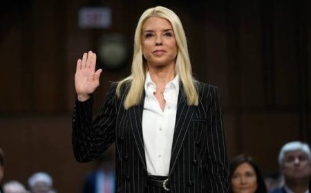 الرئيس ترامب يقيل المدعية العامة بام بوندي لتعاملها مع ملفات إبستين