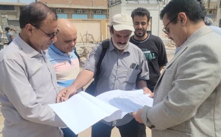 برعاية وزير الدولة - محافظ العاصمة عدن - عبدالرحمن شيخ..  مدير عام المنصورة يدشن مشروع بناء مكاتب للصحة والتربية بالمديرية